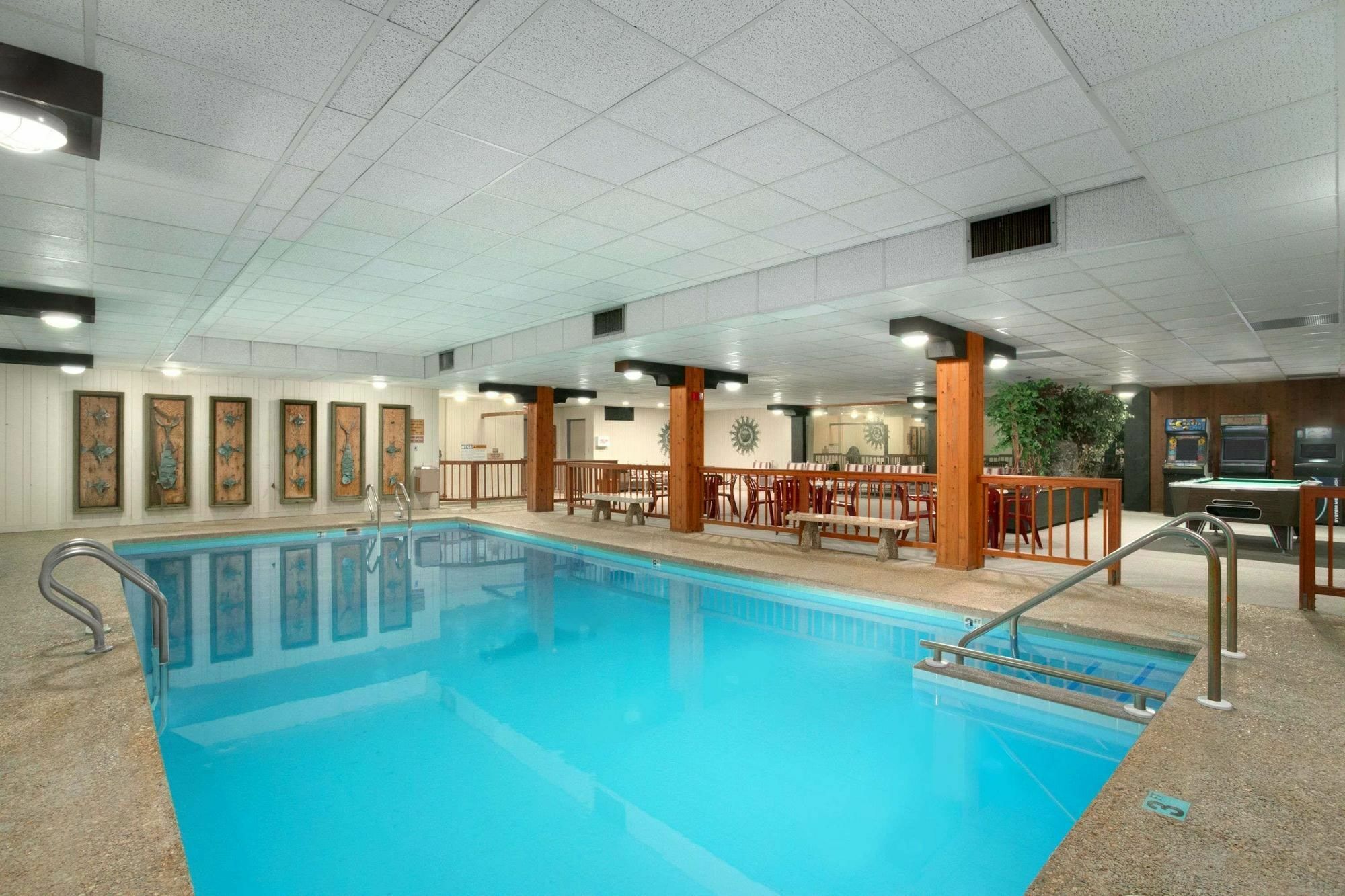 Clarion Pointe Rhinelander Downtown Ξενοδοχείο Εξωτερικό φωτογραφία